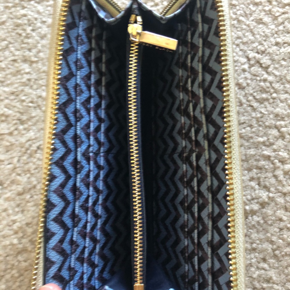 SOLD🚫🚫Tory Burch Wallet - Picture 7 of 8